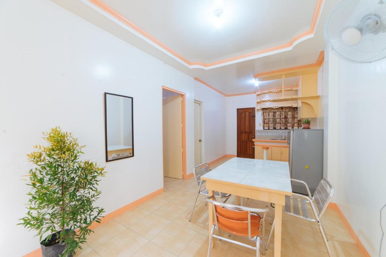 Reddoorz @ Q Abeto Street Mandurriao Hotell Iloilo Eksteriør bilde